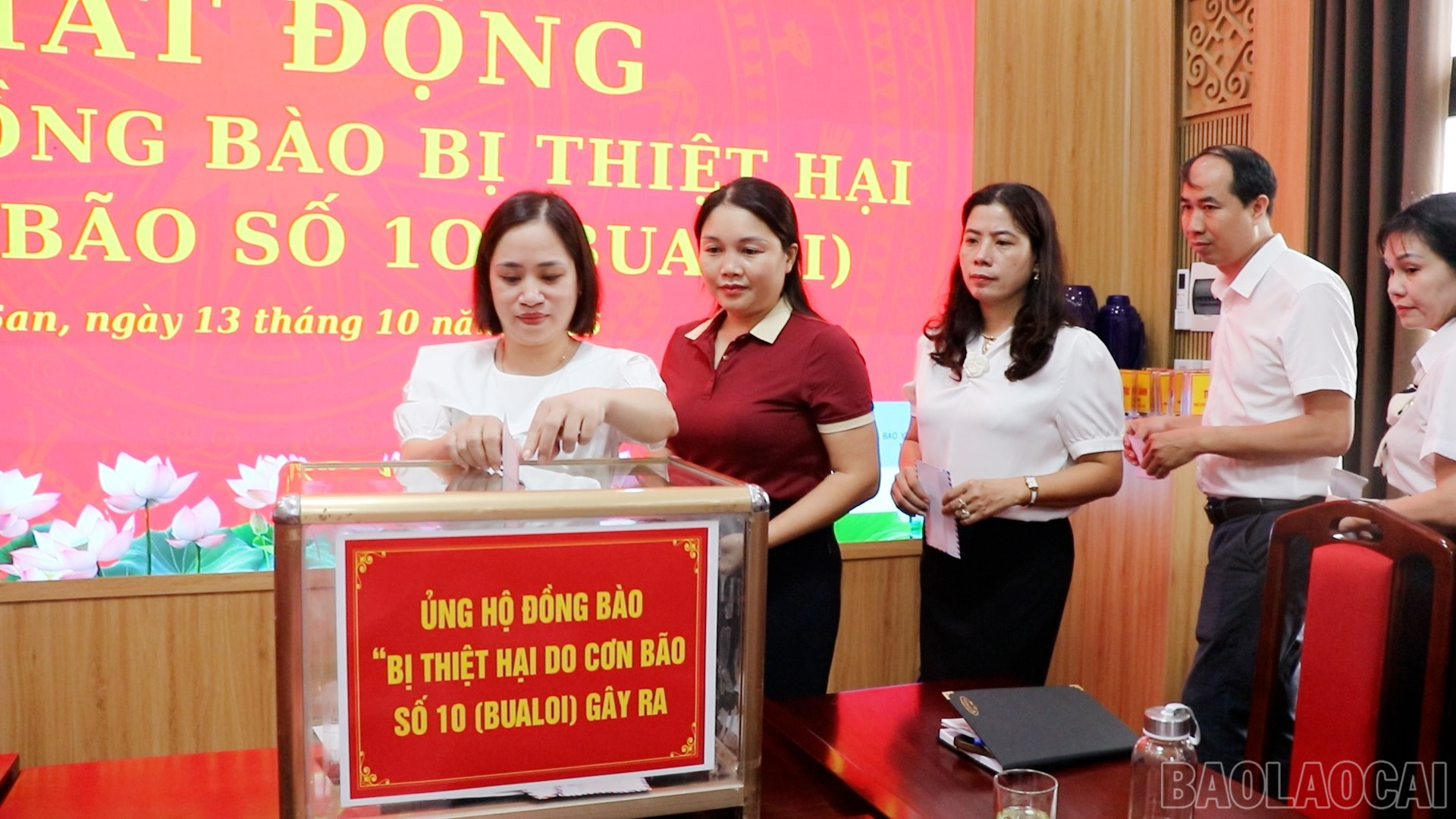 Các đại biểu tham gia ủng hộ tại lễ phát động. baolaocai-br_13-10-coc-san3.jpg
