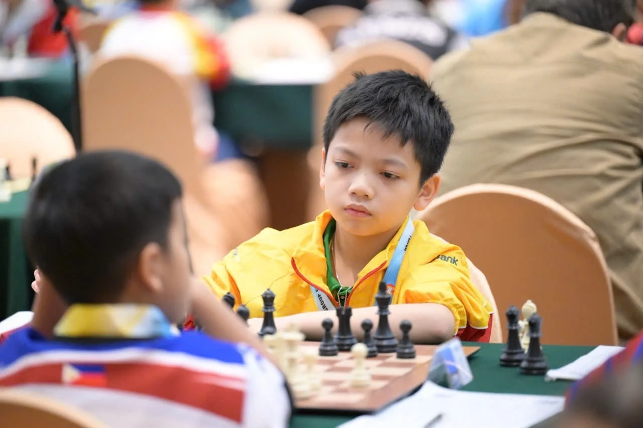 Kỳ thủ Nguyễn Xuân Phương thi đấu tại giải.