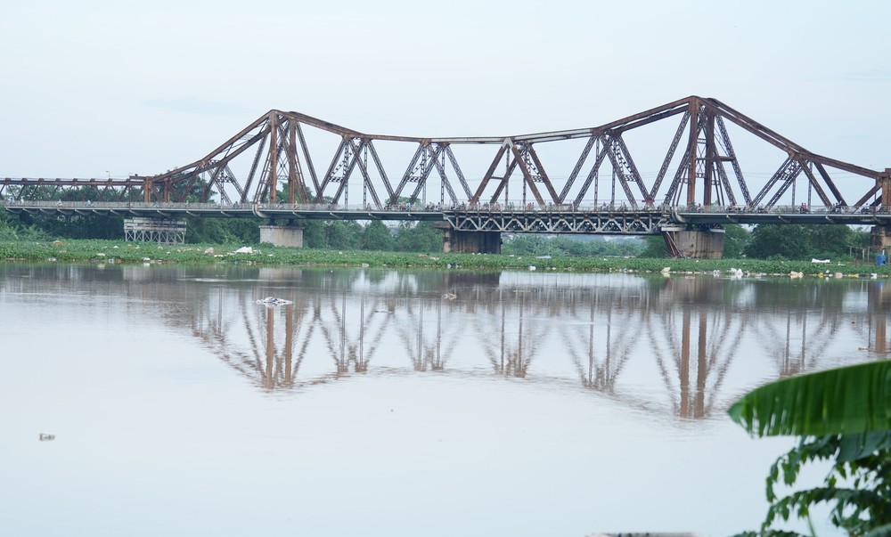 Hà Nội cấm xe qua cầu Long Biên trong vòng 2 tháng để sửa chữa.