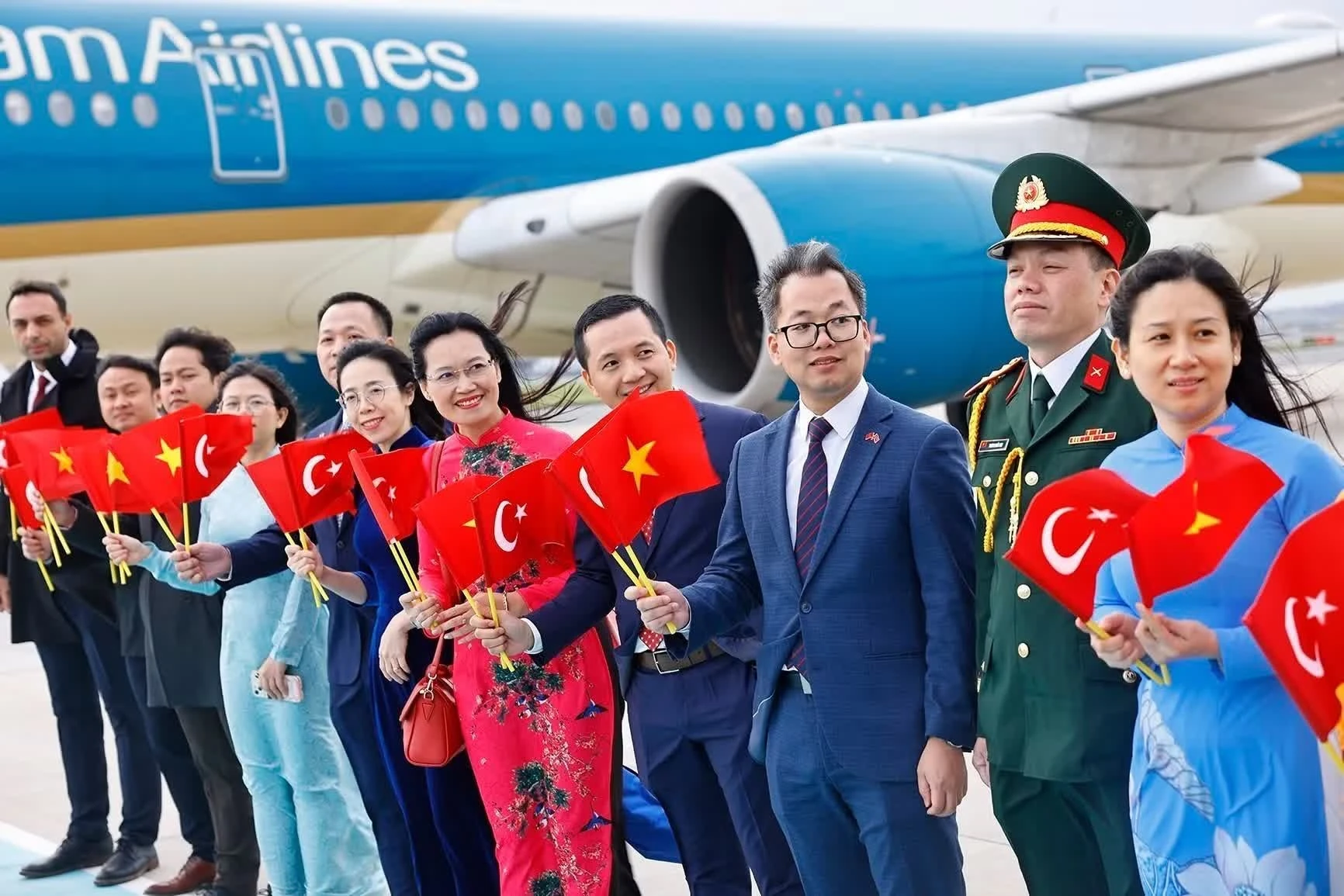 Lễ tiễn Chủ tịch Quốc hội Trần Thanh Mẫn và Phu nhân tại Sân bay Istanbul, thành phố Istanbul, Thổ Nhĩ Kỳ.