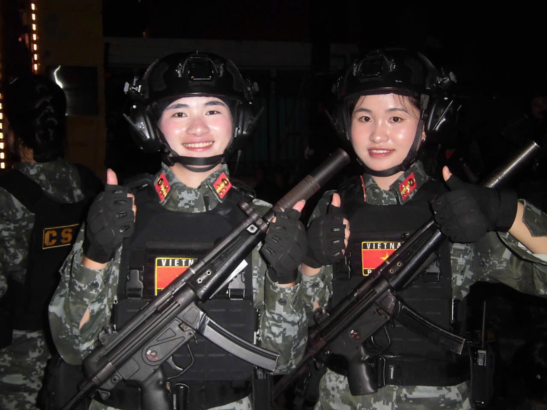 Ly Xe Sớ và bạn. 2.jpg
