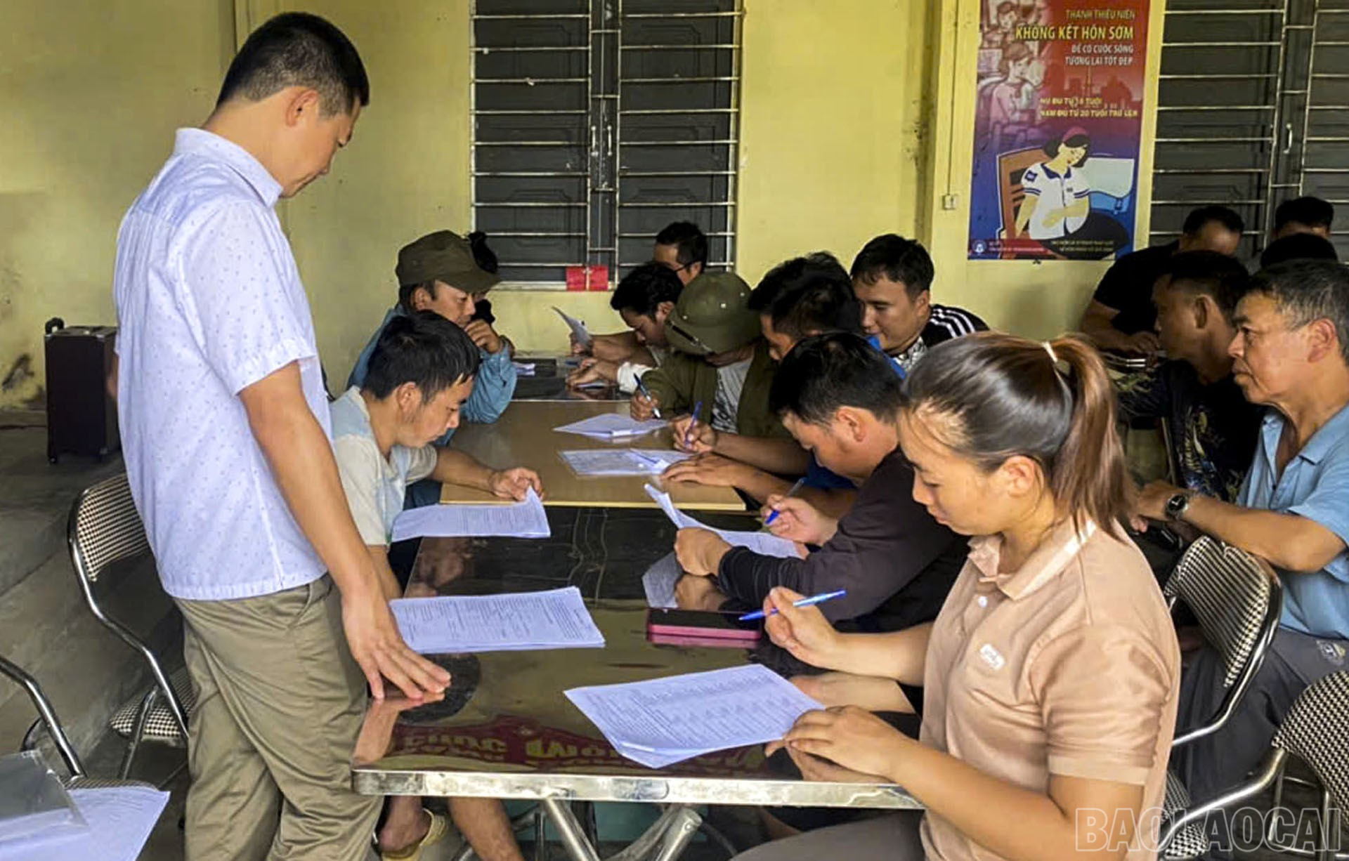 Đoàn công tác khảo sát việc thực hiện các Chương trình mục tiêu quốc gia tại thôn Tân Giang, xã Trịnh Tường. baolaocai-br_trinhtuong2.jpg
