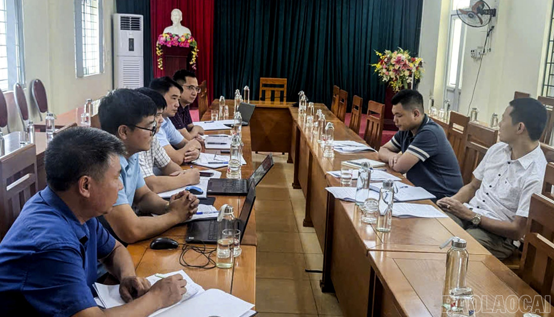 Đoàn công tác làm việc với UBND xã Trịnh Tường. baolaocai-br_trinhtuong1.jpg