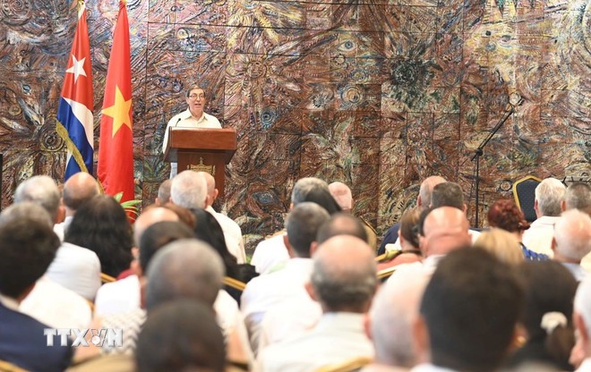Bộ trưởng Ngoại giao Cuba Bruno Rodríguez Parrilla nhấn mạnh tình cảm gắn bó keo sơn Cuba-Việt Nam. (Ảnh: Việt Hùng/TTXVN) Bộ trưởng Ngoại giao Cuba Bruno Rodríguez Parrilla nhấn mạnh tình cảm gắn bó keo sơn Cuba-Việt Nam. (Ảnh: Việt Hùng/TTXVN)