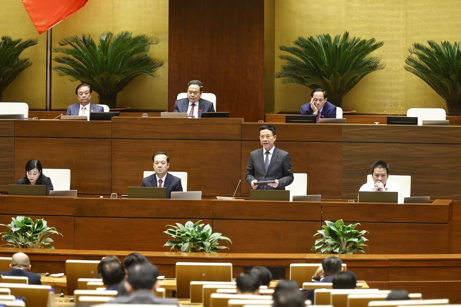 Bộ trưởng Bộ Khoa học và Công nghệ Nguyễn Mạnh Hùng giải trình, làm rõ một số vấn đề đại biểu Quốc hội nêu.