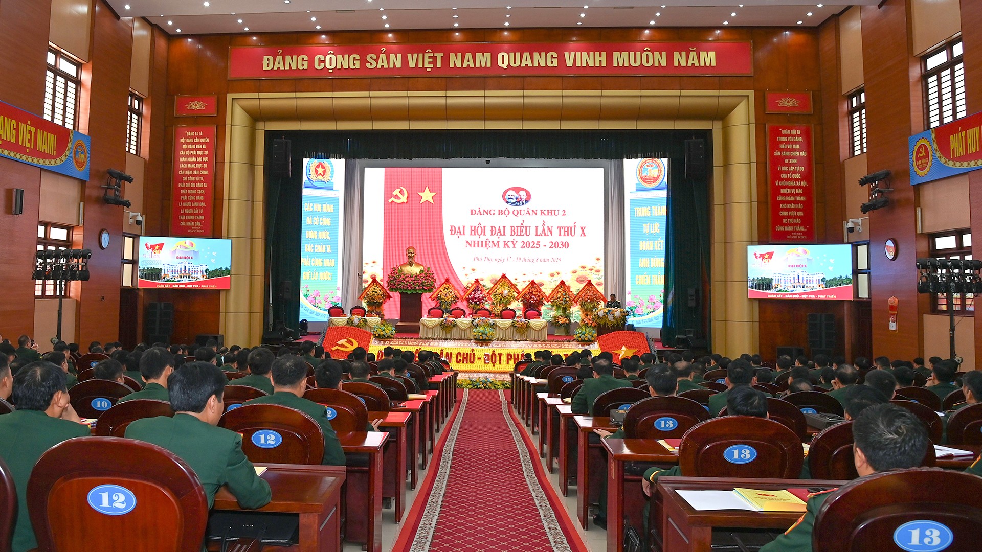 Toàn cảnh Đại hội. 18-8-qk-01.jpg