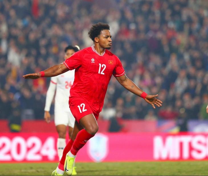 Nguyễn Xuân Son đoạt danh hiệu Vua phá lưới và Cầu thủ xuất sắc nhất ASEAN Cup 2024.