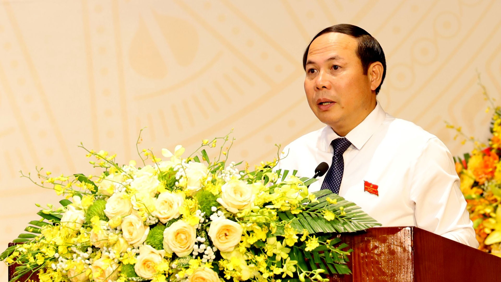Các đại biểu tham luận tại Đại hội. 22-8-ongluan.jpg