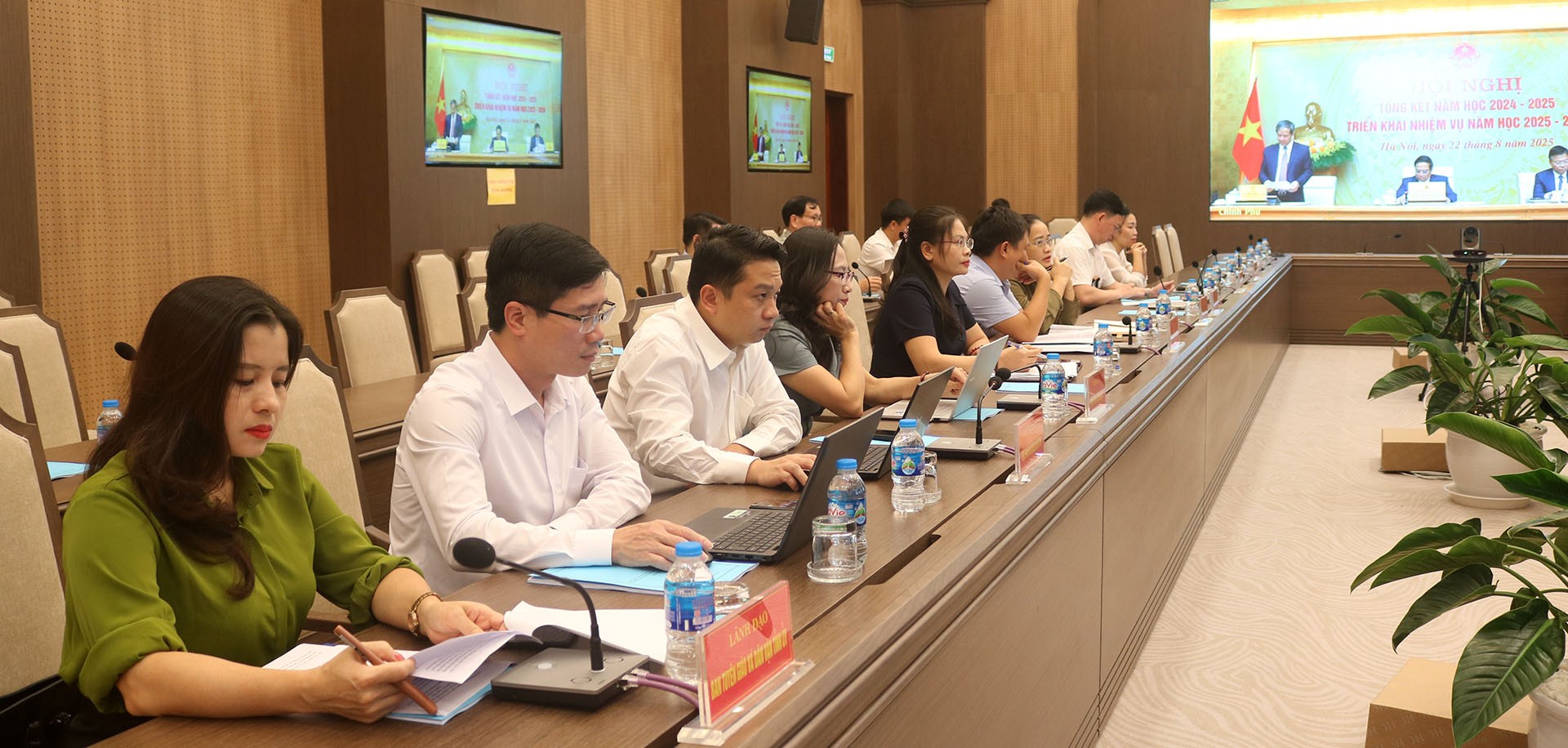 Các đại biểu tham dự Hội nghị tại điểm cầu tỉnh Lào Cai. 22-8-tinhlc5.jpg