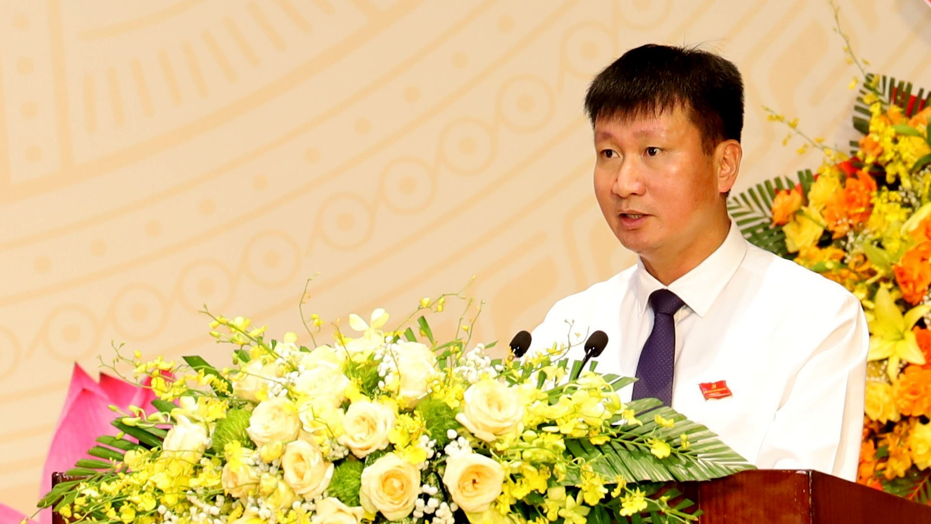 Đồng chí Trần Huy Tuấn - Phó Bí thư Tỉnh uỷ, Bí thư Đảng uỷ, Chủ tịch UBND tỉnh phát biểu bế mạc Đại hội. 22-8-ong-tuan.jpg