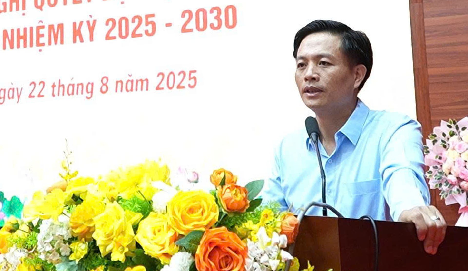 Bí thư Đảng ủy xã Bảo Yên Hoàng Quốc Bảo quán triệt, triển khai Nghị quyết Đại hội đại biểu Đảng bộ xã lần thứ I, nhiệm kỳ 2025 - 2030. 22-8-phatbieu.jpg