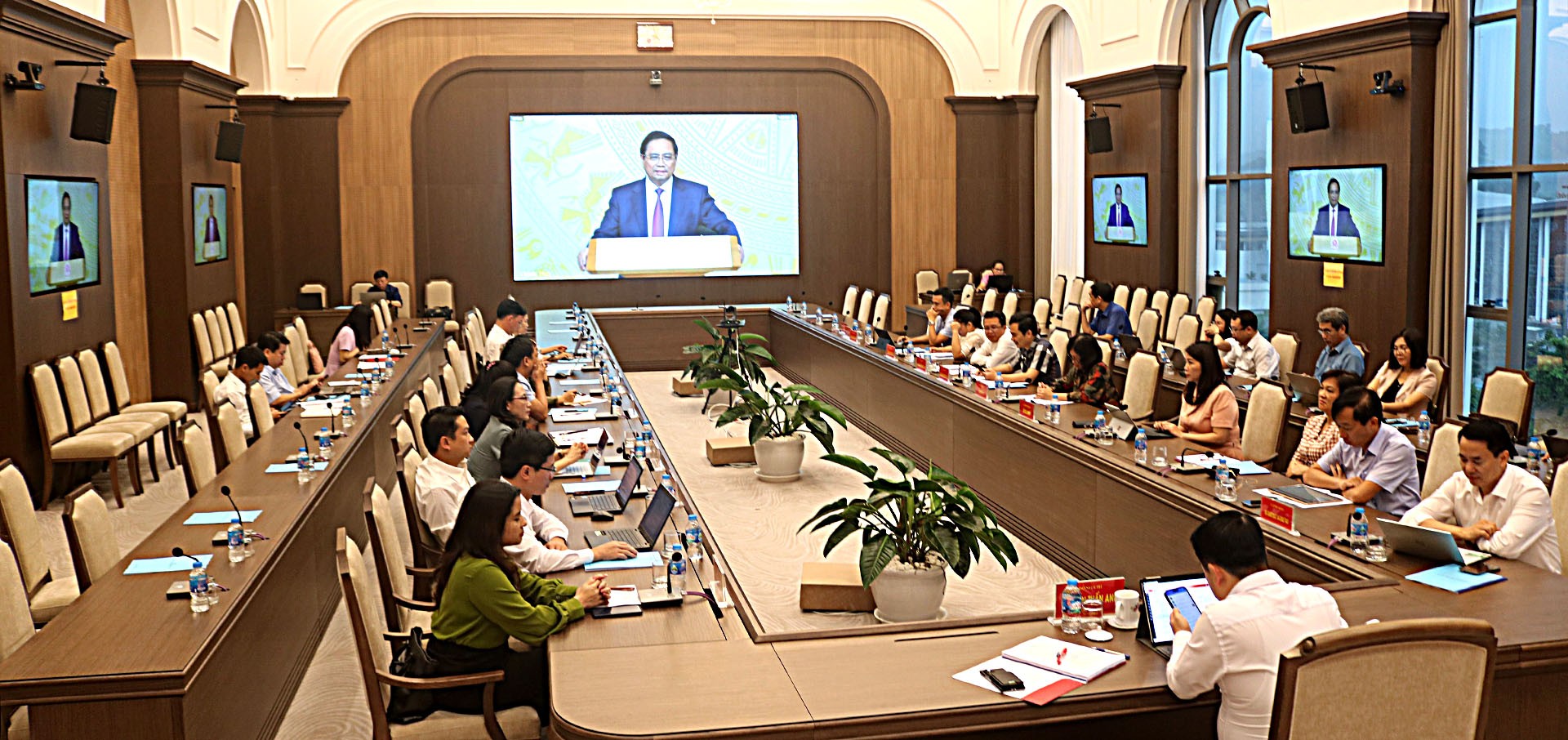 Các đại biểu tại điểm cầu tỉnh Lào Cai. 22-8-quang-canh111.jpg