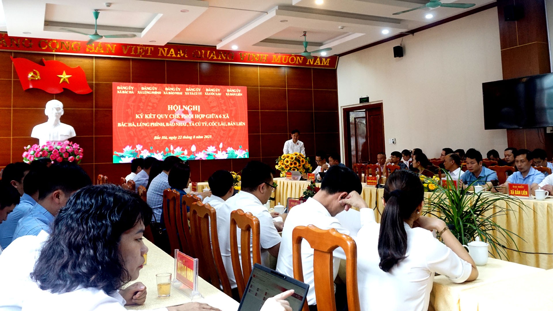 Quang cảnh hội nghị. 22-8-quang-canhhn.jpg