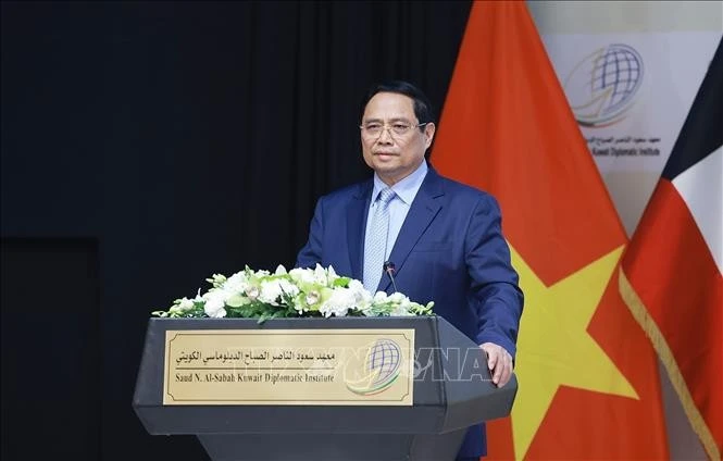 Thủ tướng Phạm Minh Chính phát biểu về chính sách của Việt Nam tại Học viện Ngoại giao Kuwait.
