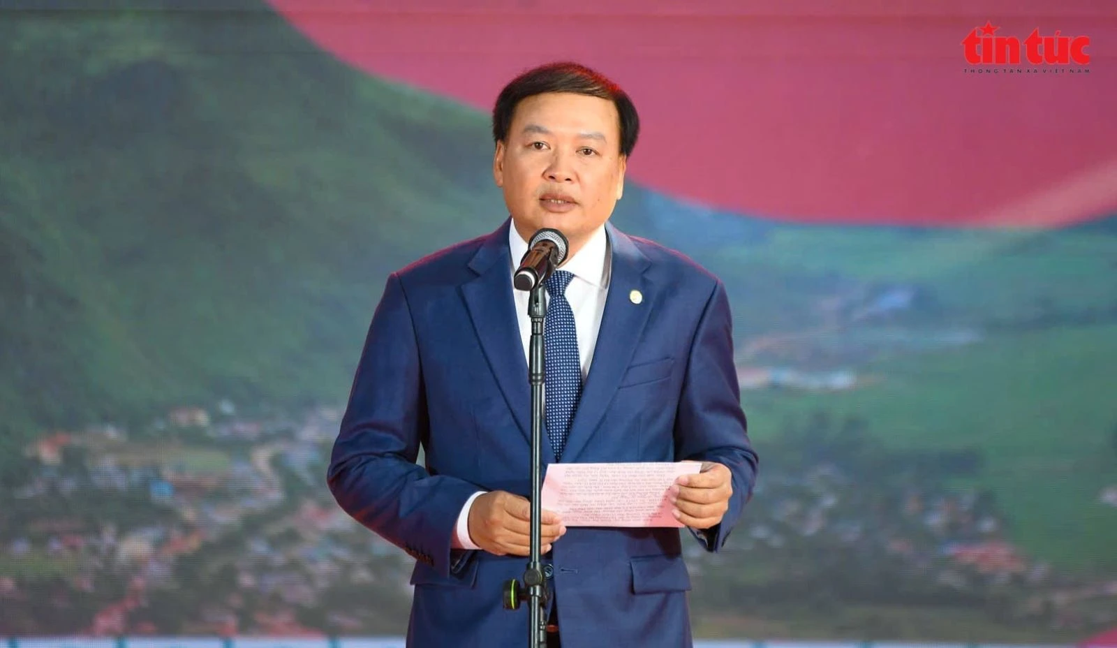 Ông Trịnh Ngọc Chung, Cục trưởng Cục Văn hóa các dân tộc Việt Nam.