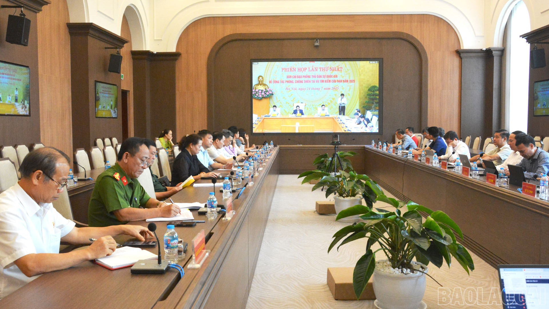 Quang cảnh phiên họp tại điểm cầu Lào Cai. baolaocai-br_24-7-diemlaocai1.jpg