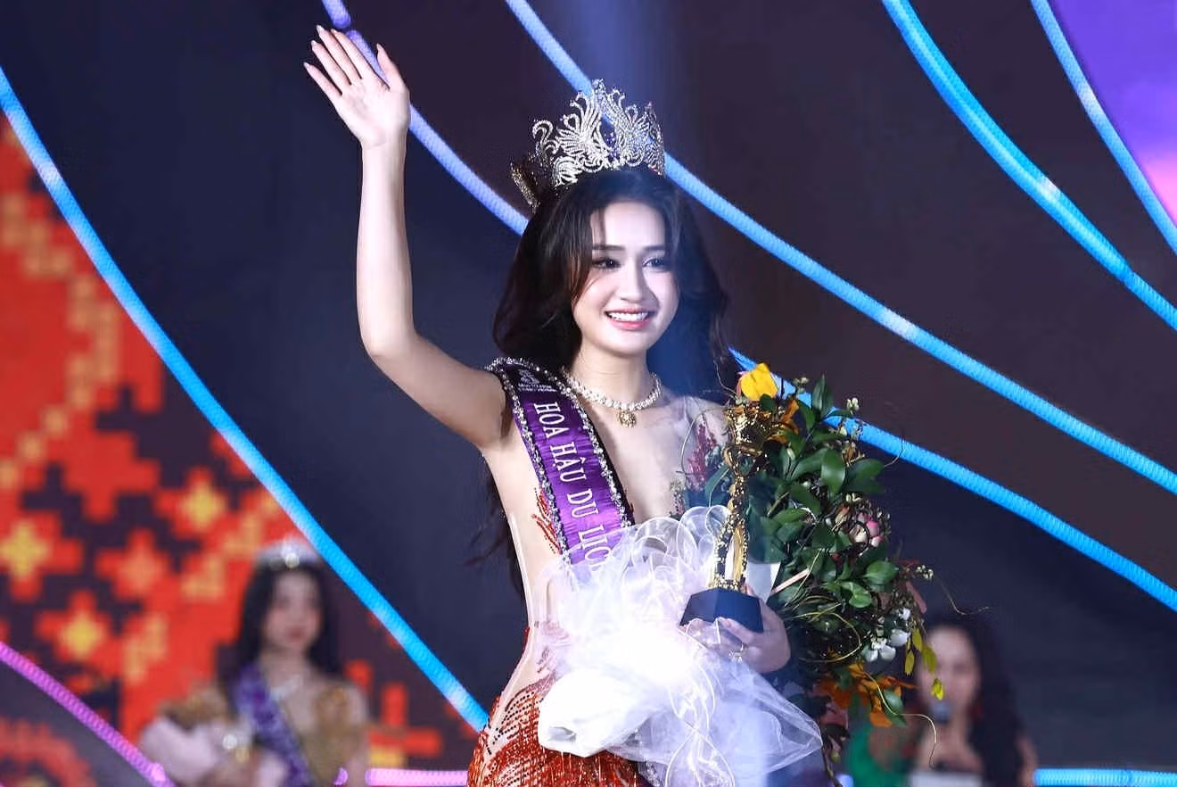 Vương miện Hoa hậu Du lịch Dân tộc Việt Nam 2025 đã được trao cho Trần Minh Phương.