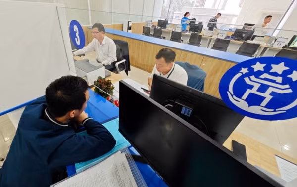 Nhờ dữ liệu, chuyển đổi số, các trung tâm hành chính công của chính quyền hai cấp hoạt động hiệu quả phục vụ nhân dân, doanh nghiệp.