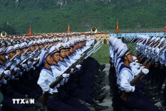 Khối sĩ quan 3 quân chủng tại buổi hợp luyện.