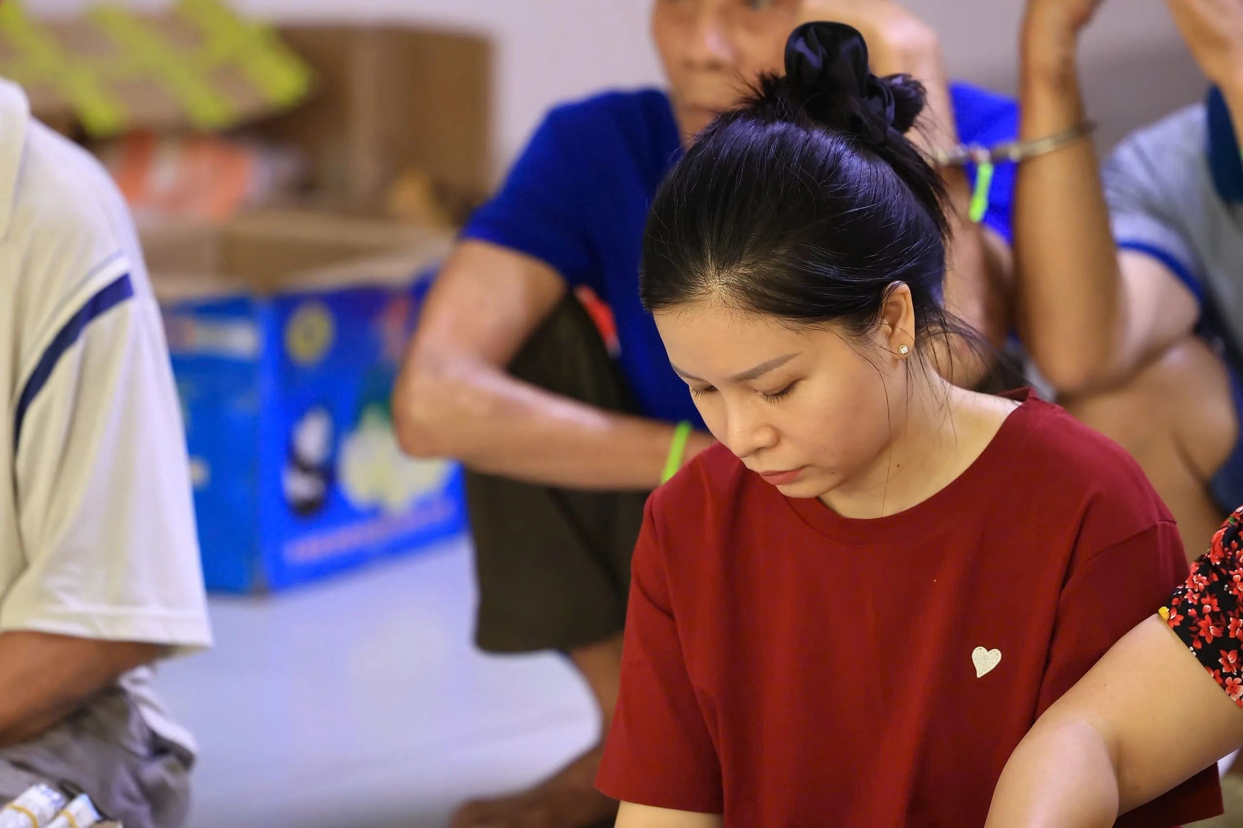 Các đối tượng cùng tang vật.