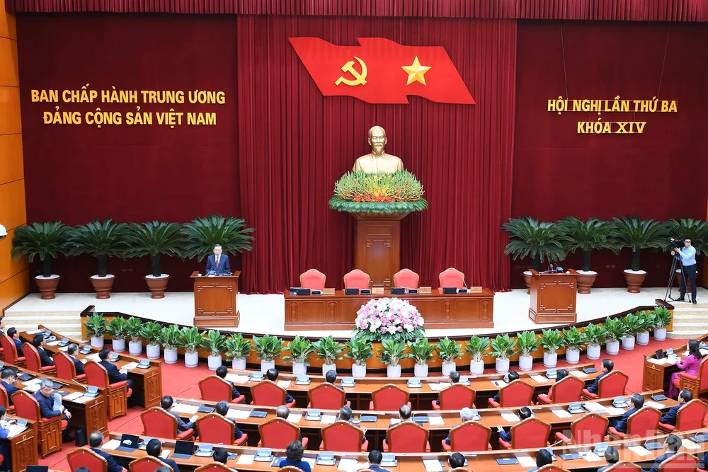 Quang cảnh Hội nghị lần thứ ba Ban Chấp hành Trung ương Đảng khóa XIV. (Ảnh: ĐĂNG KHOA)