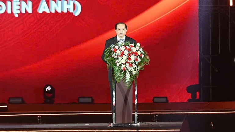 Ông Tạ Quang Đông, Thứ trưởng Văn hóa, Thể thao và Du lịch phát biểu khai mạc liên hoan.