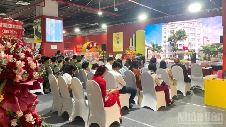 Hội thảo chuyên đề tại Triển lãm.