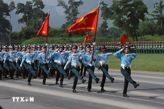 Khối sĩ quan Phòng không - Không quân tại buổi hợp luyện. Khối sĩ quan Phòng không - Không quân tại buổi hợp luyện.