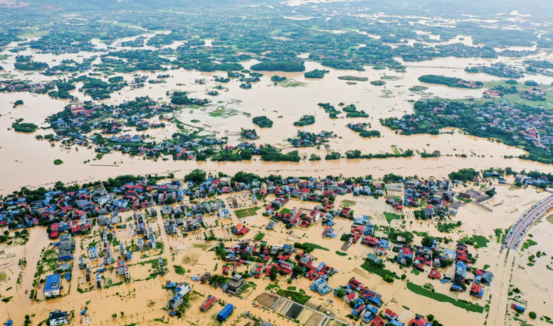 Lũ sông Cầu dâng cao gây ngập lụt nhiều phường ở Thái Nguyên. Lũ sông Cầu dâng cao gây ngập lụt nhiều phường ở Thái Nguyên.