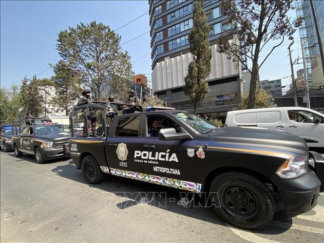 Lực lượng cảnh sát được triển khai trên các tuyến đường tại thủ đô Mexico City nhằm bảo đảm an ninh trước thềm World Cup 2026.