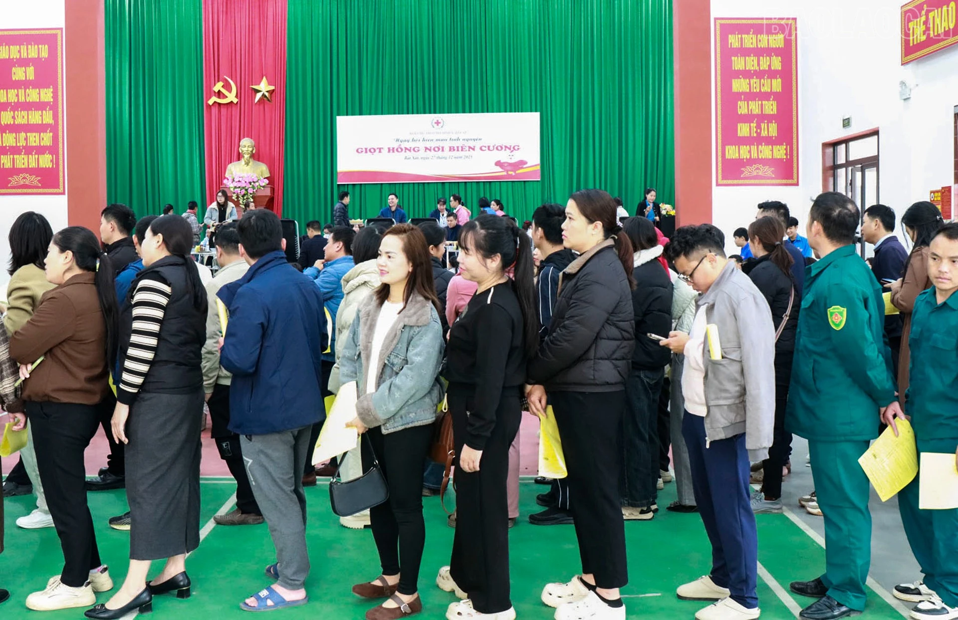 baolaocai-tr_hienmau2.jpg