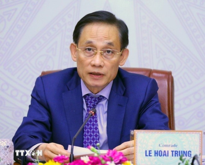Ông Lê Hoài Trung, Quyền Bộ trưởng Bộ Ngoại giao được Quốc hội phê chuẩn làm Bộ trưởng Bộ Ngoại giao. Ông Lê Hoài Trung, Quyền Bộ trưởng Bộ Ngoại giao được Quốc hội phê chuẩn làm Bộ trưởng Bộ Ngoại giao.