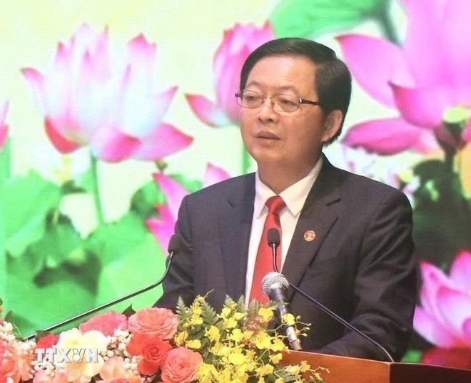 Ông Hồ Quốc Dũng được Quốc hội phê chuẩn làm Phó Thủ tướng Chính phủ. Ông Hồ Quốc Dũng được Quốc hội phê chuẩn làm Phó Thủ tướng Chính phủ.