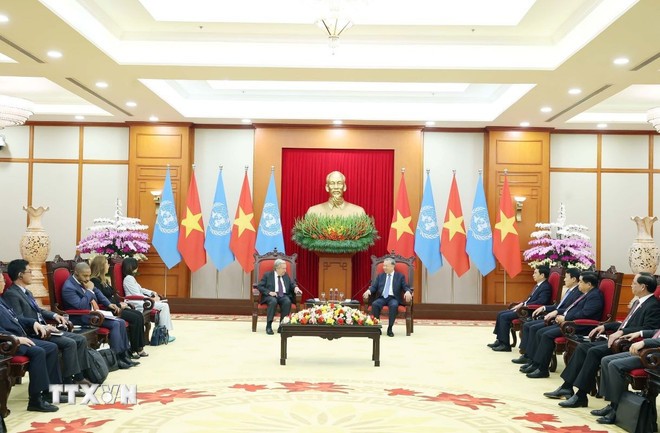 Tổng Bí thư Tô Lâm hội kiến Tổng Thư ký Liên hợp quốc António Guterres. Tổng Bí thư Tô Lâm hội kiến Tổng Thư ký Liên hợp quốc António Guterres.