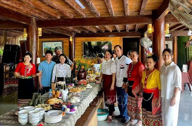 Nghệ An khuyến khích khôi phục món ăn đặc trưng địa phương; tổ chức tour ẩm thực chuyên biệt và các sự kiện liên quan như: lễ hội, tọa đàm, cuộc thi đầu bếp, chương trình đào tạo nghề...