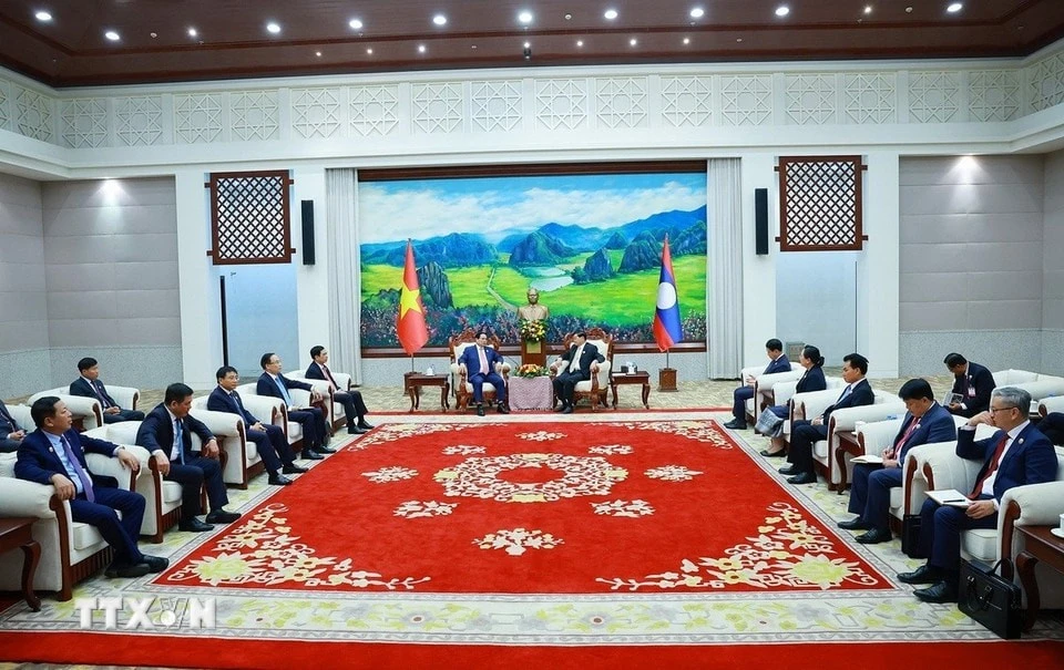 Thủ tướng Phạm Minh Chính hội kiến Tổng Bí thư, Chủ tịch nước Lào Thongloun Sisoulith.