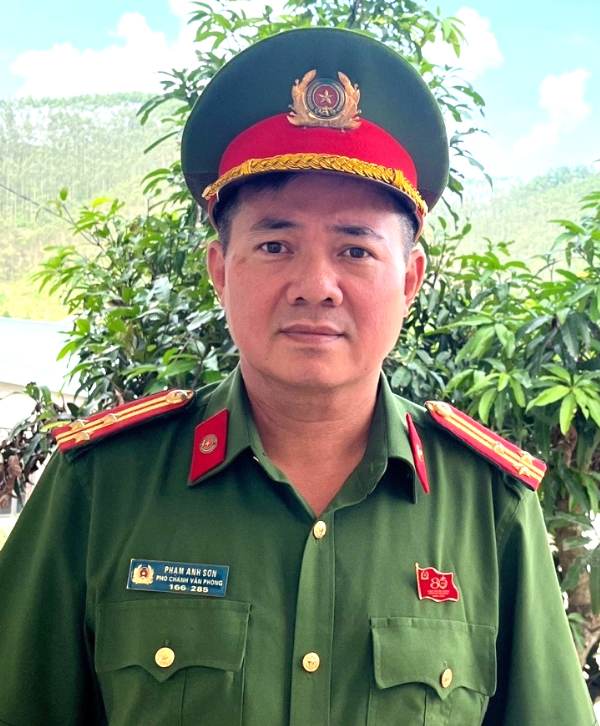 Thượng tá Phạm Anh Sơn – Trưởng Công an xã Yên Bình 16-9-ogn-son.jpg