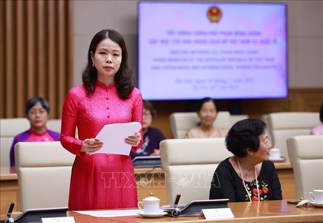 Thứ trưởng Bộ Ngoại giao Nguyễn Minh Hằng phát biểu. Thứ trưởng Bộ Ngoại giao Nguyễn Minh Hằng phát biểu.
