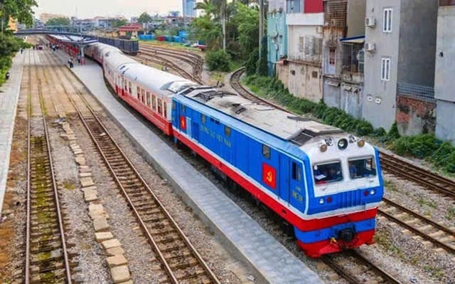 Đồng loạt giảm 5% giá vé tàu khách và cước vận chuyển hàng hóa đến ngày 14/5. (ảnh minh họa).