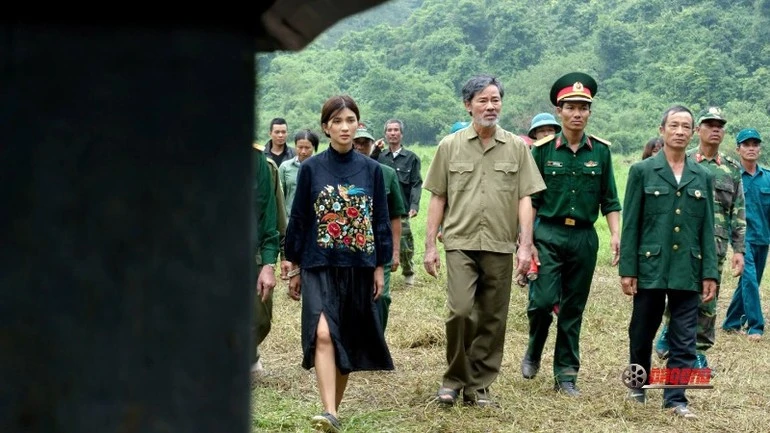 Cảnh trong phim "Nơi ta không thuộc về".