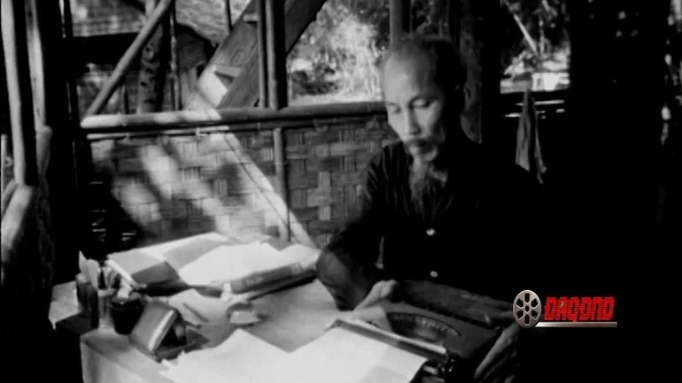 Hình ảnh từ những thước phim tư liệu quý giá trong phim tài liệu "Nét văn hóa trong tư tưởng quân sự Hồ Chí Minh".