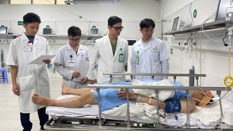 Trường hợp tai nạn giao thông do rượu, bia đang được hội chẩn để đưa lên phòng mổ.