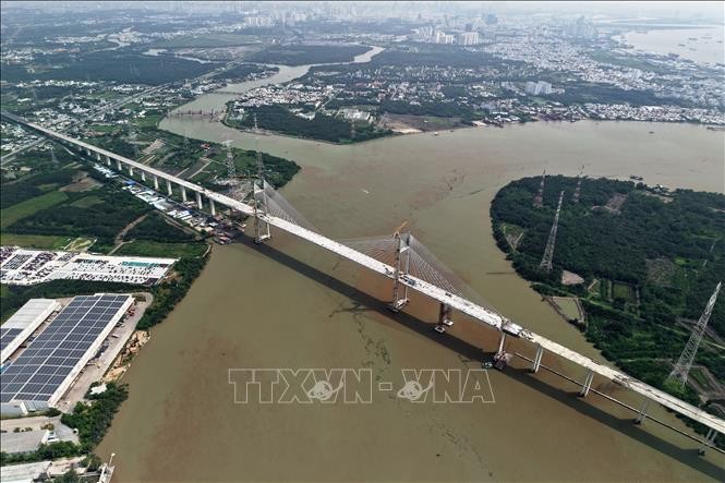 Cầu Bình Khánh bắc qua sông Soài Rạp (Thành phố Hồ Chí Minh) trên cao tốc Bến Lức - Long Thành được hợp long vào ngày 28/6/2025 vừa qua. Cầu Bình Khánh bắc qua sông Soài Rạp (Thành phố Hồ Chí Minh) trên cao tốc Bến Lức - Long Thành được hợp long vào ngày 28/6/2025 vừa qua.