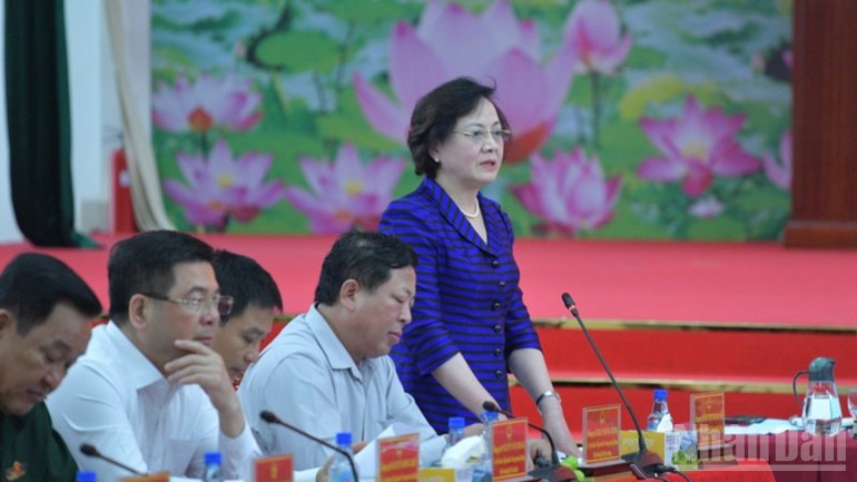 Bộ trưởng Nội vụ Phạm Thị Thanh Trà phát biểu ý kiến tại hội nghị. Bộ trưởng Nội vụ Phạm Thị Thanh Trà phát biểu ý kiến tại hội nghị.