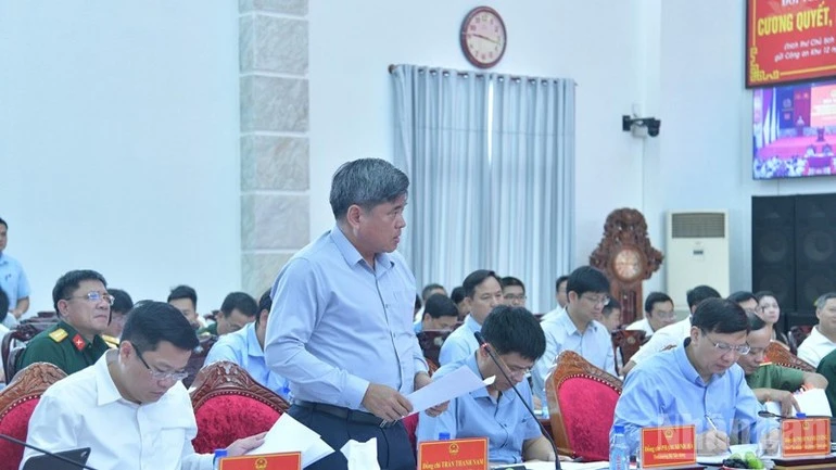 Đại diện lãnh đạo Bộ Nông nghiệp và Môi trường phát biểu ý kiến tại hội nghị.