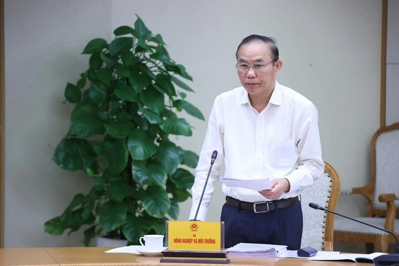 Thứ trưởng Bộ Nông nghiệp và Môi trường Phùng Đức Tiến nêu những khó khăn, bất cập chủ yếu trong phòng chống dịch tả lợn châu Phi.