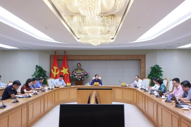 Phó Thủ tướng yêu cầu xử lý nghiêm hành vi cố tình phát tán dịch bệnh (bán, thả lợn bệnh…), coi đây là vi phạm pháp luật nghiêm trọng.