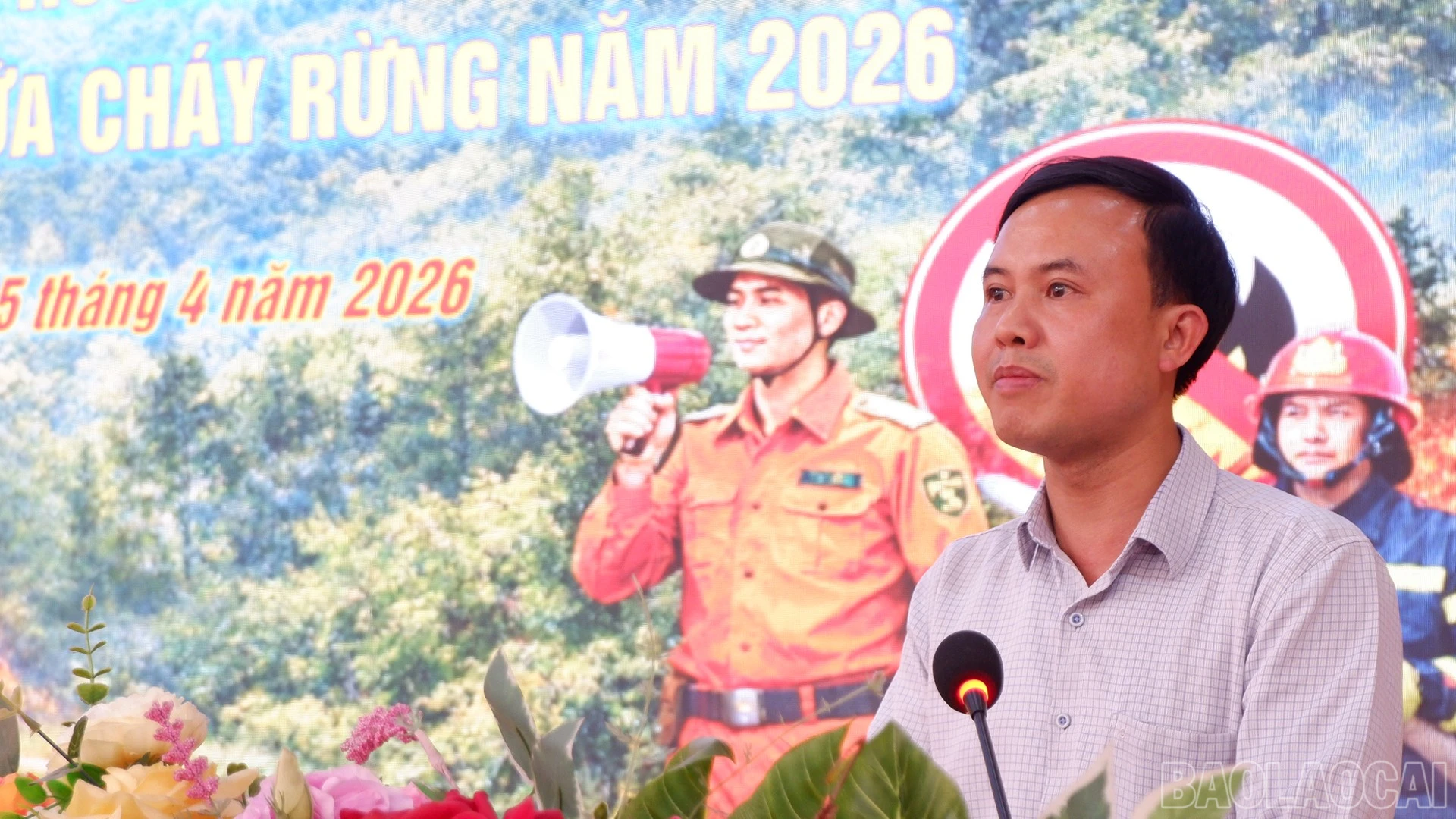 Đồng chí Chủ tịch UBND xã Bản Liền Trần Ngọc Phú khai mạc hội nghị.