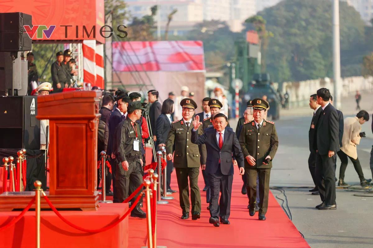 Đồng chí Trần Cẩm Tú, Ủy viên Bộ Chính trị, Thường trực Ban Bí Thư, Trưởng tiểu ban tổ chức, phục vụ Đại hội lần thứ XIV dự và chỉ đạo buổi lễ.