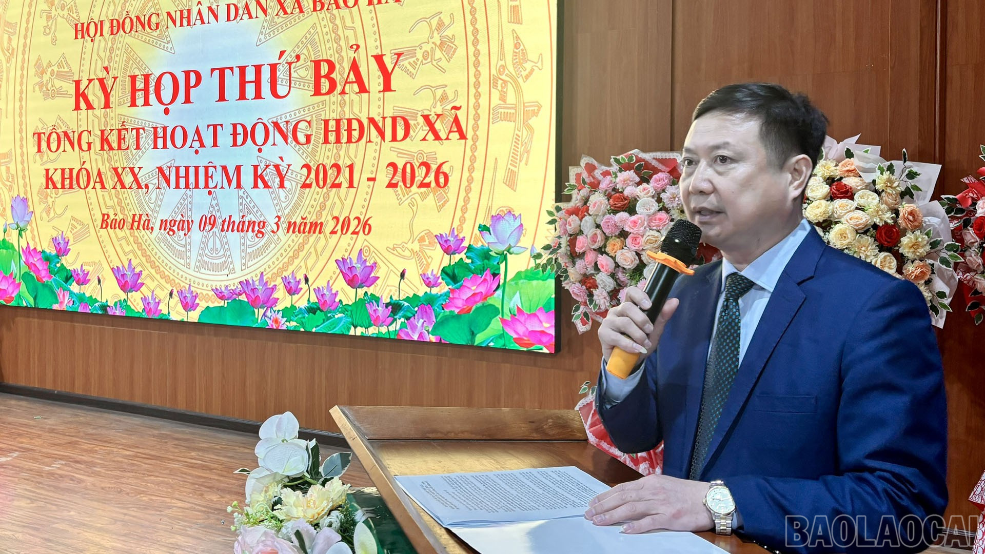 Đồng chí Bí thư Đảng ủy, Chủ tịch HĐND xã Bảo Hà - Nguyễn Anh Dũng phát biểu bế mạc kỳ họp.